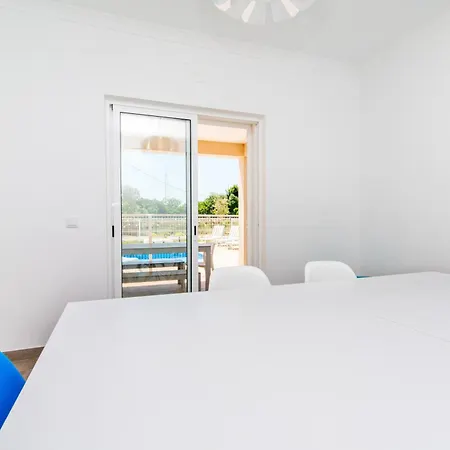 House Of Trees By Algartur Villa